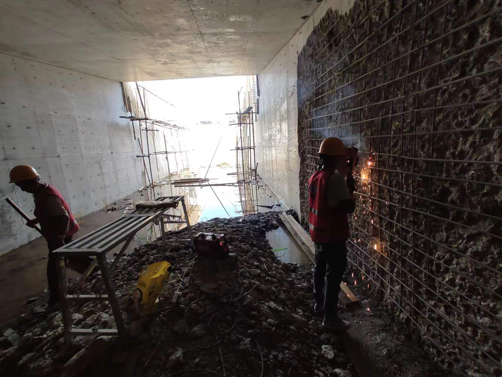 淄川挖断承重墙导致楼体开裂，加固施工方案出炉